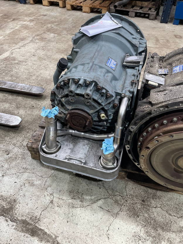 ZF ZF Ölkühler Wärmetauscher Getriebeölkühler Ecolife 6AP 1400 1700  - Răcitor ulei pentru Autobuz: Foto 4 ZF ZF Ölkühler Wärmetauscher Getriebeölkühler Ecolife 6AP 1400 1700  - Răcitor ulei pentru Autobuz: Foto 4