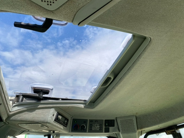 Tractor agricol CLAAS ARION 620 CEBIS: Foto 8