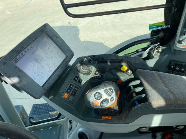 Tractor agricol CLAAS ARION 620 CEBIS: Foto 9