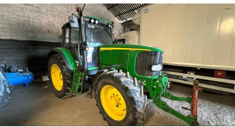 JOHN DEERE 6520 - Tractor agricol: Foto 1 JOHN DEERE 6520 - Tractor agricol: Foto 1