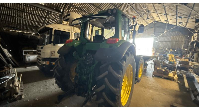 JOHN DEERE 6520 - Tractor agricol: Foto 2 JOHN DEERE 6520 - Tractor agricol: Foto 2