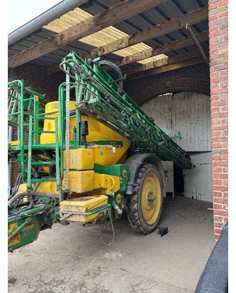 JOHN DEERE 832I - Maşină de erbicidat tractata: Foto 1 JOHN DEERE 832I - Maşină de erbicidat tractata: Foto 1