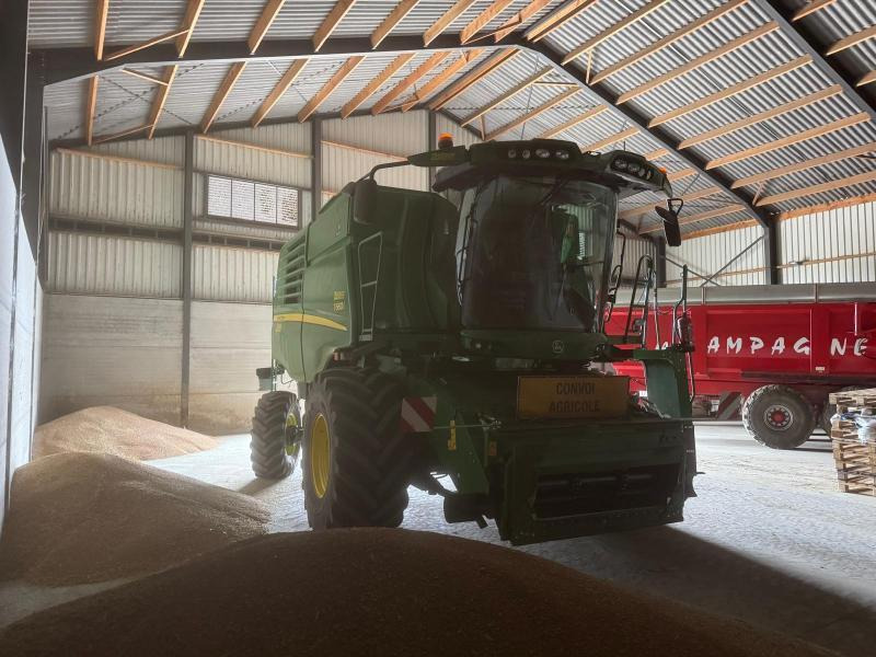 JOHN DEERE T660 - Combină de recoltat cereale: Foto 4 JOHN DEERE T660 - Combină de recoltat cereale: Foto 4