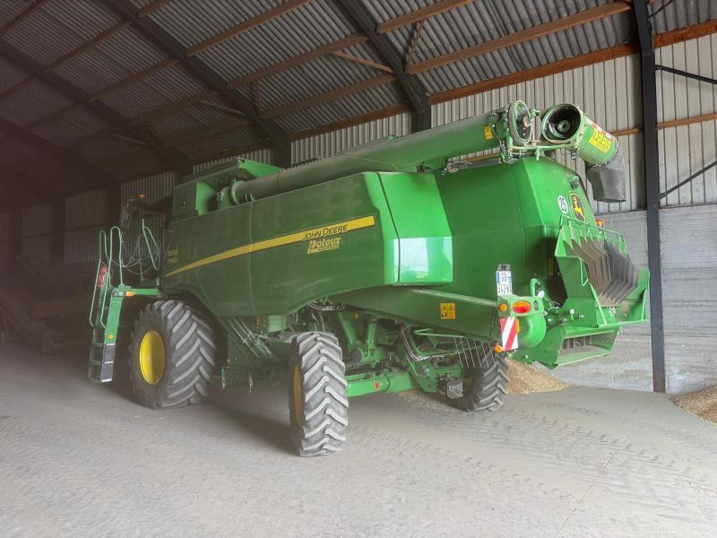 JOHN DEERE T660 - Combină de recoltat cereale: Foto 1 JOHN DEERE T660 - Combină de recoltat cereale: Foto 1
