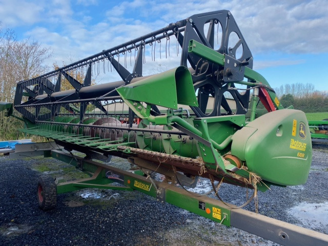 Combină de recoltat cereale JOHN DEERE W540: Foto 10