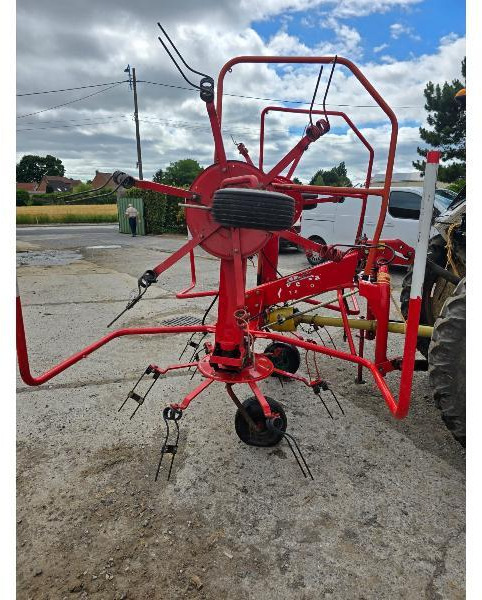 KVERNELAND 8046 - Maşină de întors fânul: Foto 2 KVERNELAND 8046 - Maşină de întors fânul: Foto 2