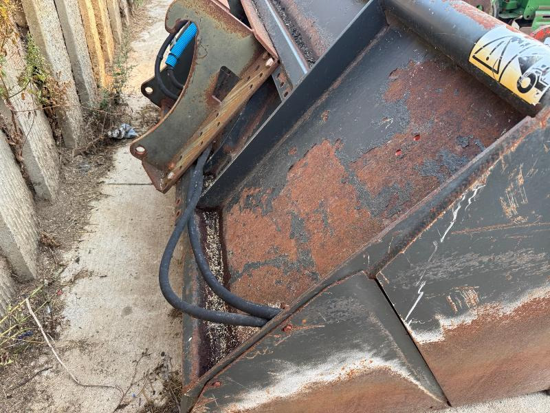 MAILLEUX 2,4M - Remorcă distribuit furaje: Foto 2 MAILLEUX 2,4M - Remorcă distribuit furaje: Foto 2