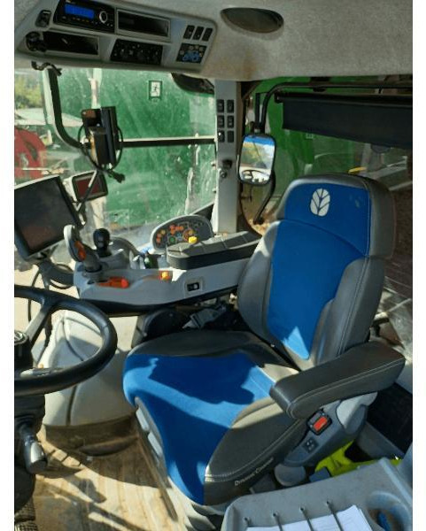 NEW-HOLLAND T7.270 AC - Tractor agricol: Foto 4 NEW-HOLLAND T7.270 AC - Tractor agricol: Foto 4