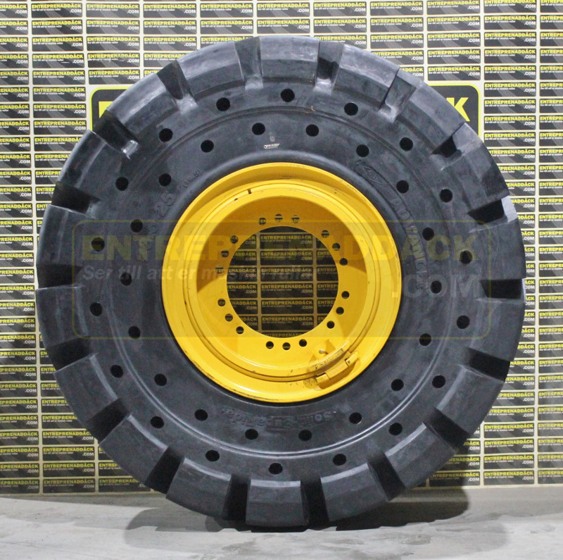 Complete solid wheels 26.5-25 on rims for Volvo L110/L120E - Încărcător frontal pe pneuri: Foto 4 Complete solid wheels 26.5-25 on rims for Volvo L110/L120E - Încărcător frontal pe pneuri: Foto 4