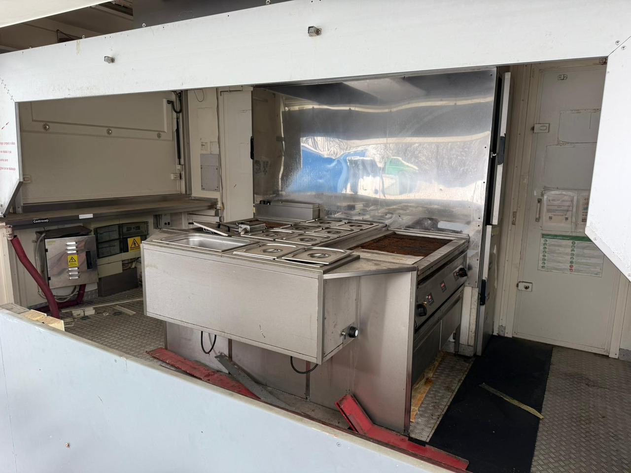 GRILL-IMBIS ROKA RK5 - Alte utilaje: Foto 3 GRILL-IMBIS ROKA RK5 - Alte utilaje: Foto 3