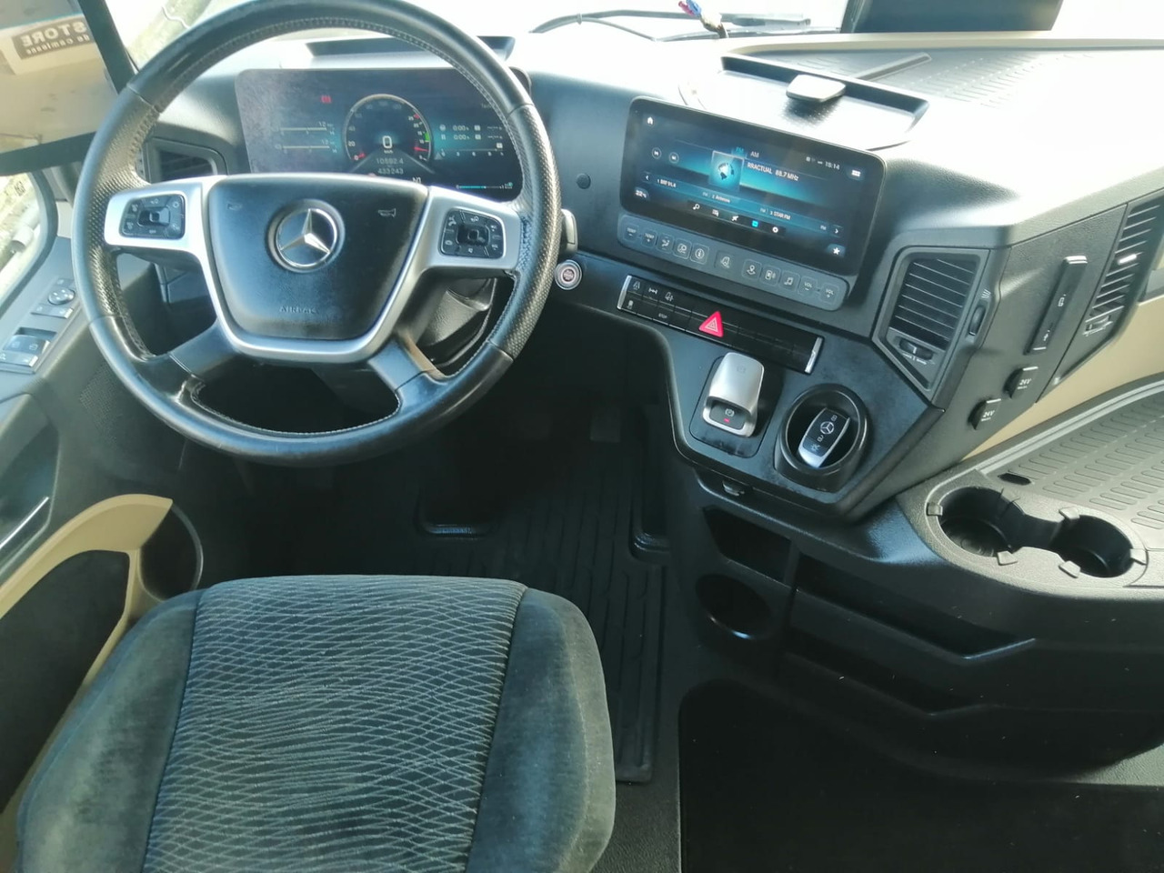 Mercedes-Benz Actros 1845 LS, BIG SPACE, TOP!!! - Cap tractor: Foto 4 Mercedes-Benz Actros 1845 LS, BIG SPACE, TOP!!! - Cap tractor: Foto 4