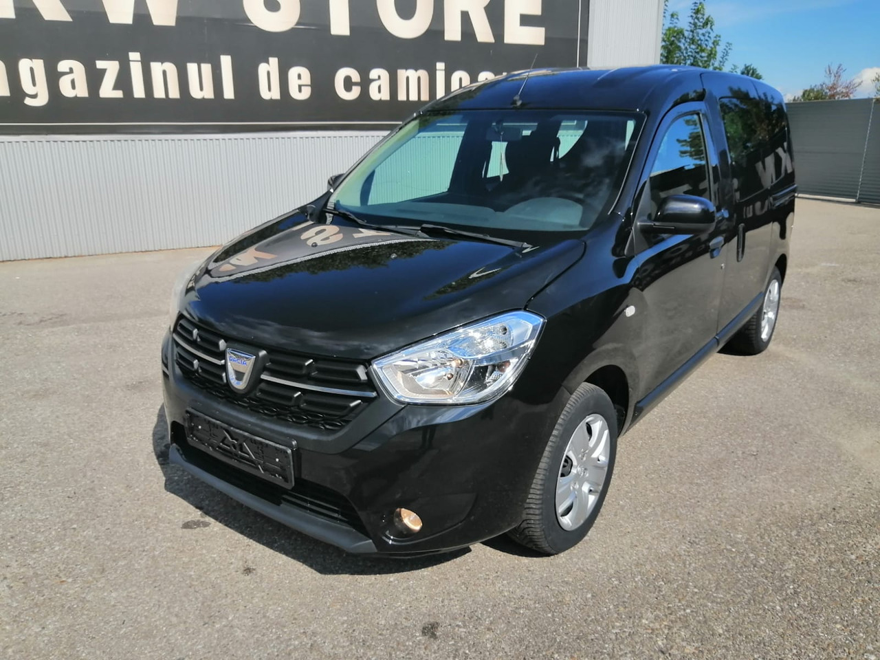 DACIA Dokker 1,6 sCE Comfort Benzina/GPL, TOP !!! - Autoutilitară cabină dublă: Foto 1 DACIA Dokker 1,6 sCE Comfort Benzina/GPL, TOP !!! - Autoutilitară cabină dublă: Foto 1