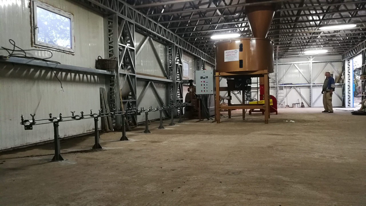 Briquetting Technology BT 060-400 BRIQUETTES PRODUCT LINE - Echipament industrial: Foto 4 Briquetting Technology BT 060-400 BRIQUETTES PRODUCT LINE - Echipament industrial: Foto 4