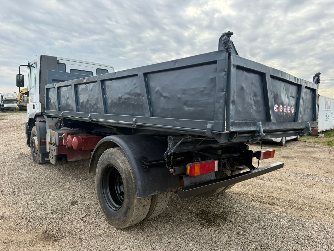 IVECO EUROTRAKKER TIPPER - Camion basculantă: Foto 4 IVECO EUROTRAKKER TIPPER - Camion basculantă: Foto 4