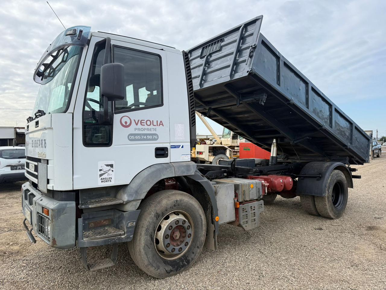 IVECO EUROTRAKKER TIPPER - Camion basculantă: Foto 5 IVECO EUROTRAKKER TIPPER - Camion basculantă: Foto 5