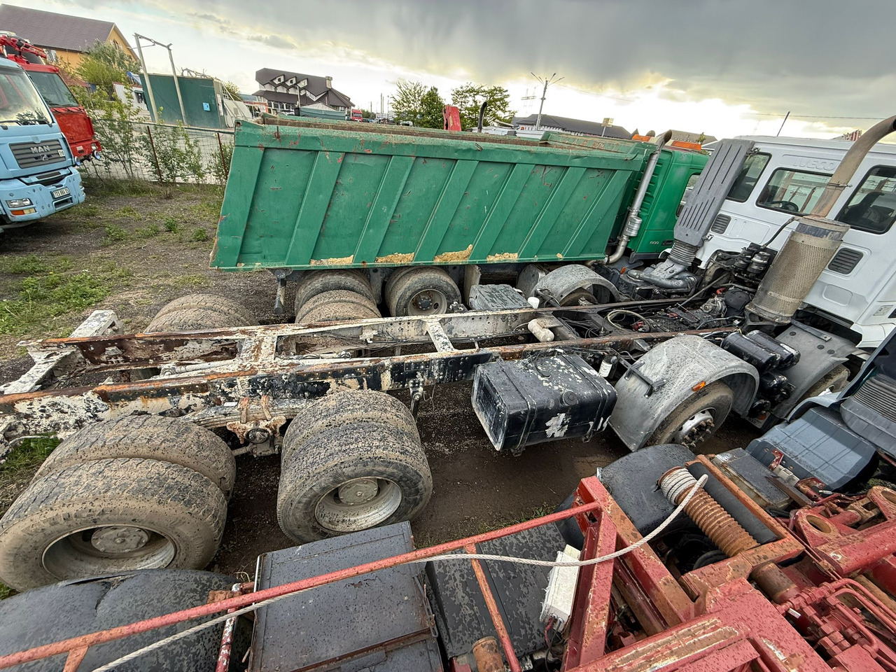 IVECO TRAKKER CHASSIS - Camion şasiu: Foto 3 IVECO TRAKKER CHASSIS - Camion şasiu: Foto 3