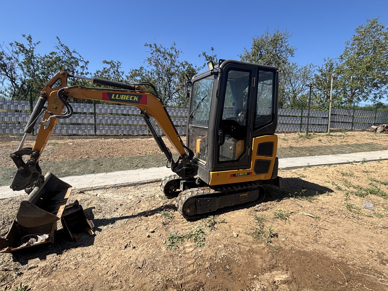Lubeck Ex-231 Pro Excavator 2,5 T - Mini excavator: Foto 1 Lubeck Ex-231 Pro Excavator 2,5 T - Mini excavator: Foto 1