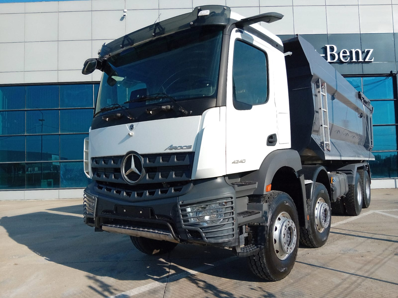Mercedes-Benz Arocs 42.40 8×4 Basculanta/Tipper/Kipper Heavy Duty, TOP !!! - Camion basculantă: Foto 1 Mercedes-Benz Arocs 42.40 8×4 Basculanta/Tipper/Kipper Heavy Duty, TOP !!! - Camion basculantă: Foto 1