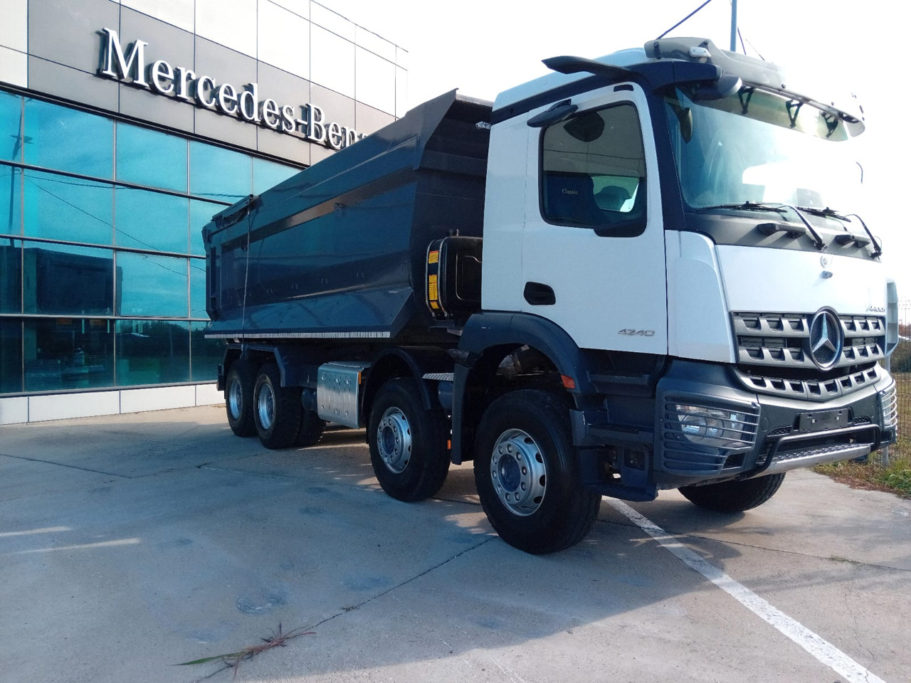 Mercedes-Benz Arocs 42.40 8×4 Basculanta/Tipper/Kipper Heavy Duty, TOP !!! - Camion basculantă: Foto 2 Mercedes-Benz Arocs 42.40 8×4 Basculanta/Tipper/Kipper Heavy Duty, TOP !!! - Camion basculantă: Foto 2