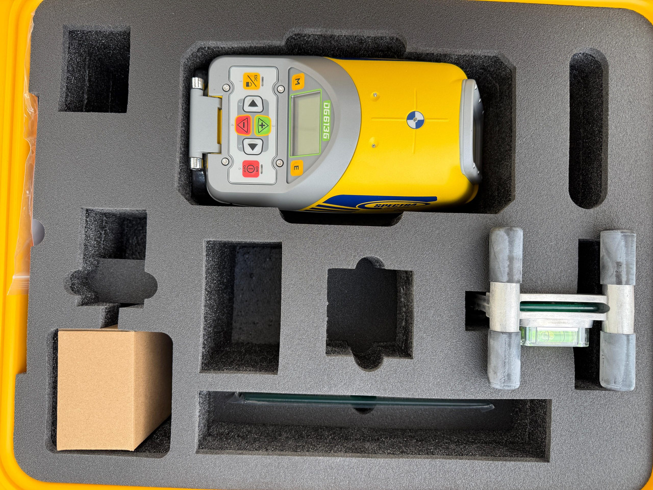 Spectra DG613G Green Beam Dialgrade Pipe Laser - Echipamente de constructii: Foto 3 Spectra DG613G Green Beam Dialgrade Pipe Laser - Echipamente de constructii: Foto 3