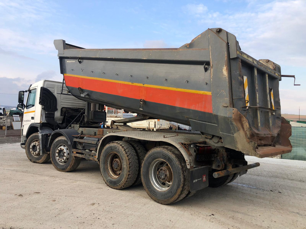 VOLVO FM 420 Tipper - Camion basculantă: Foto 2 VOLVO FM 420 Tipper - Camion basculantă: Foto 2