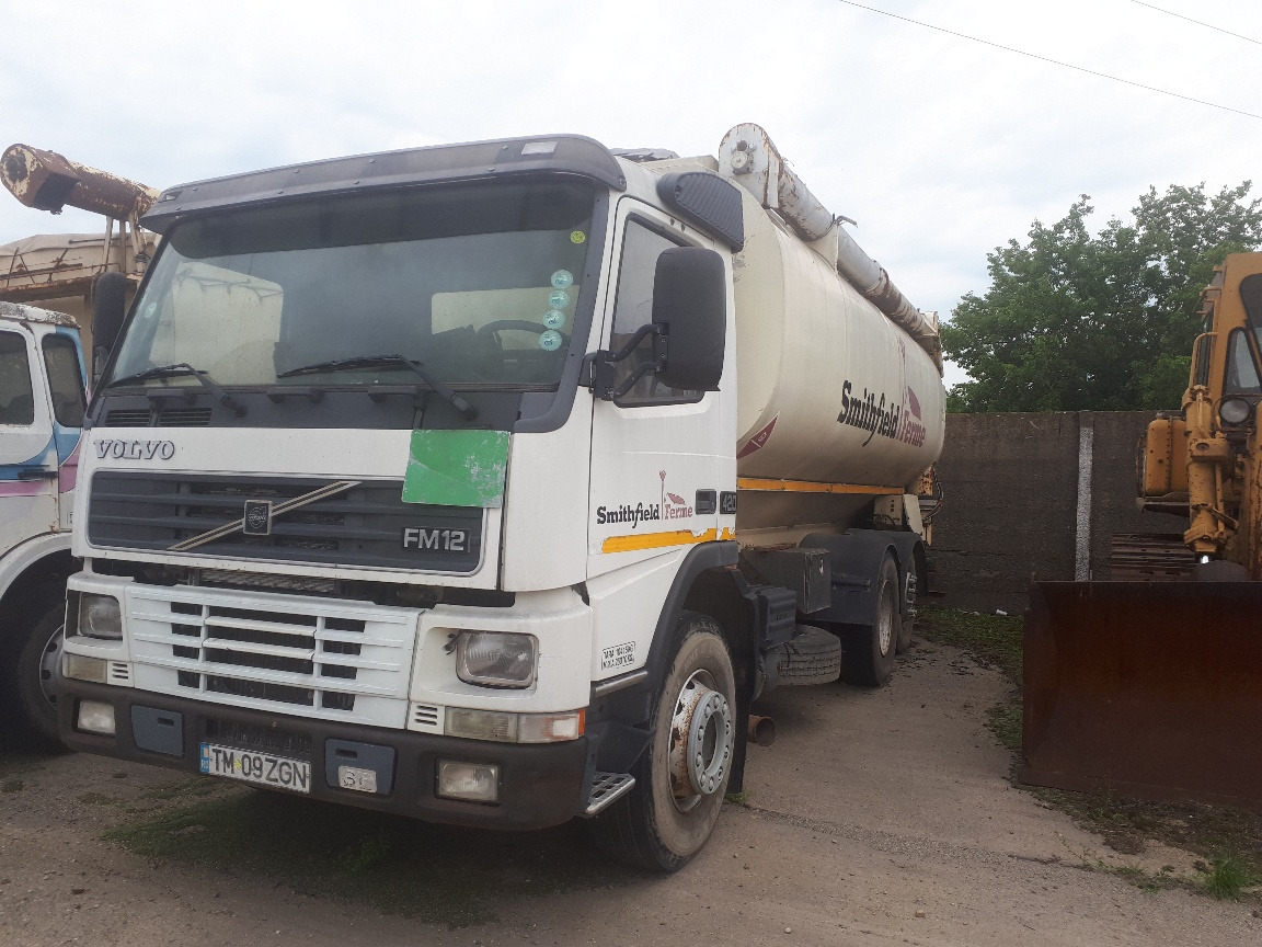 VOLVO FM12 Animal Feed Tank Truck - Camion cisternă: Foto 3 VOLVO FM12 Animal Feed Tank Truck - Camion cisternă: Foto 3