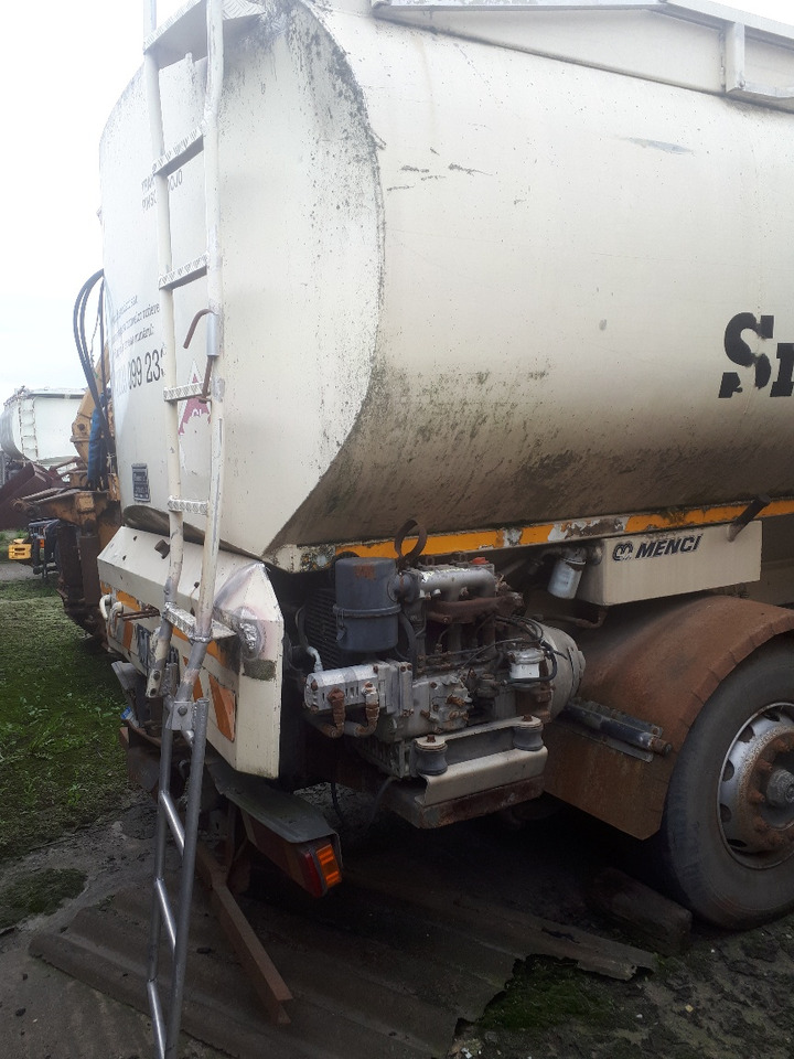 VOLVO FM12 Animal Feed Tank Truck - Camion cisternă: Foto 5 VOLVO FM12 Animal Feed Tank Truck - Camion cisternă: Foto 5