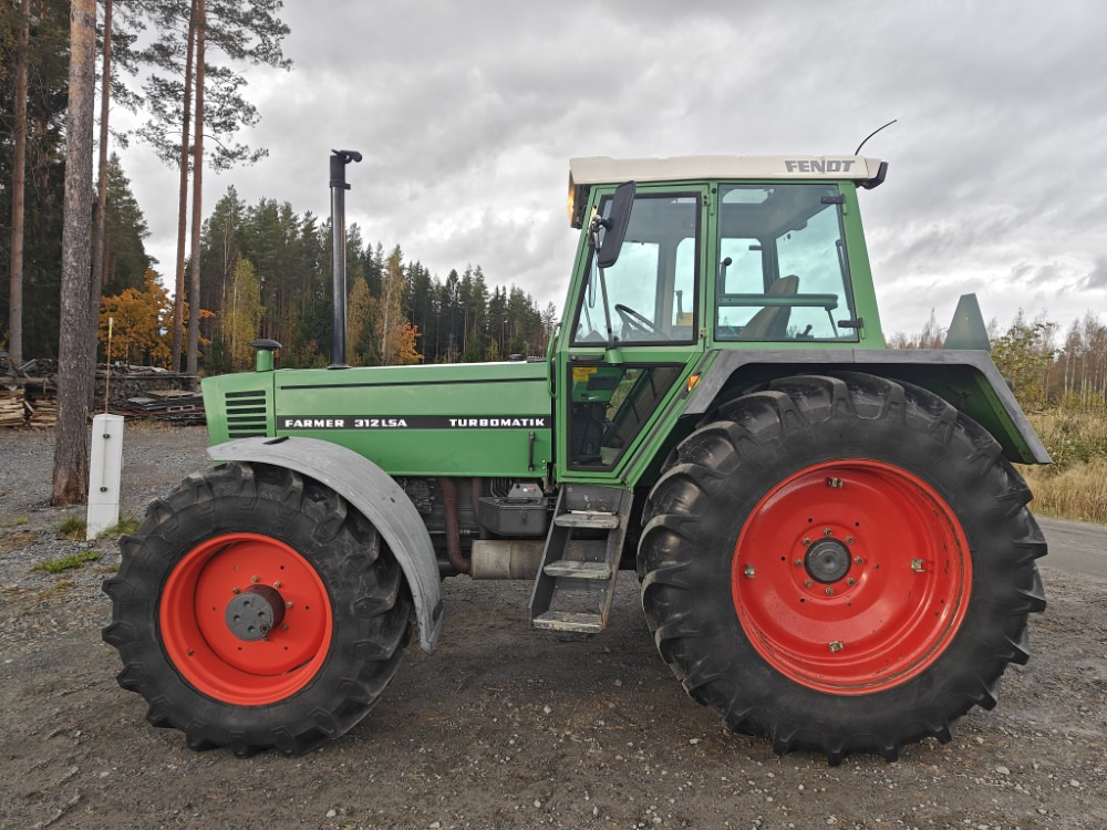 FENDT Farmer 312LSA Turbomatik - Tractor agricol: Foto 2 FENDT Farmer 312LSA Turbomatik - Tractor agricol: Foto 2