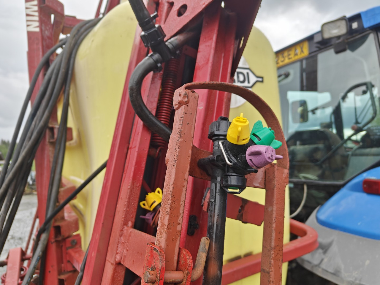 HARDI Hardi Master 1200L - 15-18m - Katsastettu - Kasvinsuojeluruisku - Maşină de erbicidat purtata: Foto 4 HARDI Hardi Master 1200L - 15-18m - Katsastettu - Kasvinsuojeluruisku - Maşină de erbicidat purtata: Foto 4