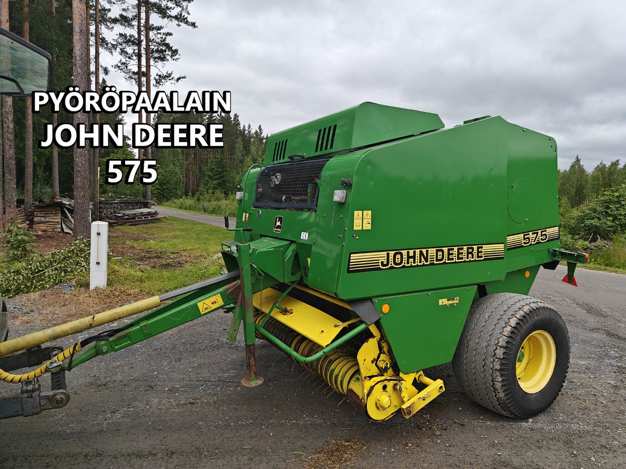 JOHN DEERE Pyöröpaalain 575 - Presă baloţi rotunzi: Foto 1 JOHN DEERE Pyöröpaalain 575 - Presă baloţi rotunzi: Foto 1