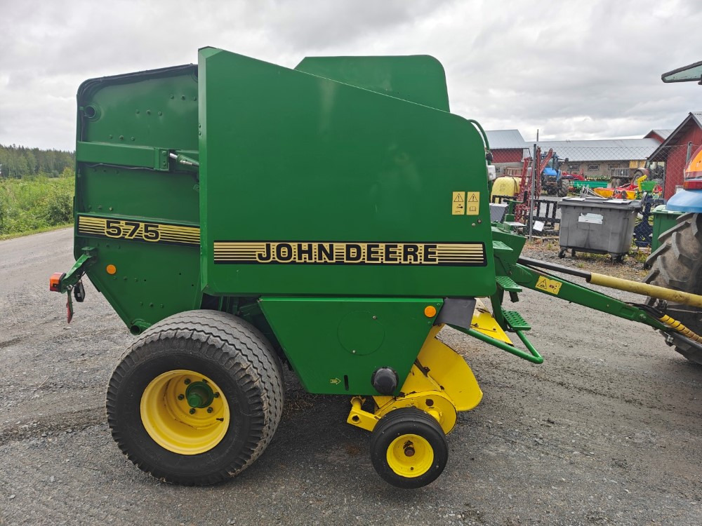 JOHN DEERE Pyöröpaalain 575 - Presă baloţi rotunzi: Foto 4 JOHN DEERE Pyöröpaalain 575 - Presă baloţi rotunzi: Foto 4