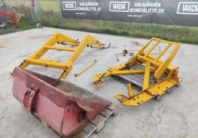 James 50 etukuormaaja - sorakauhalla - Încarcator frontal pentru tractor: Foto 2 James 50 etukuormaaja - sorakauhalla - Încarcator frontal pentru tractor: Foto 2