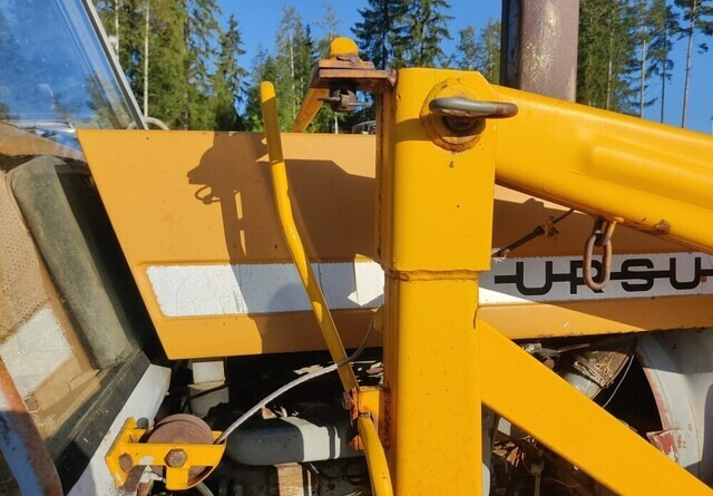 James 50 etukuormaaja - sorakauhalla - Încarcator frontal pentru tractor: Foto 4 James 50 etukuormaaja - sorakauhalla - Încarcator frontal pentru tractor: Foto 4