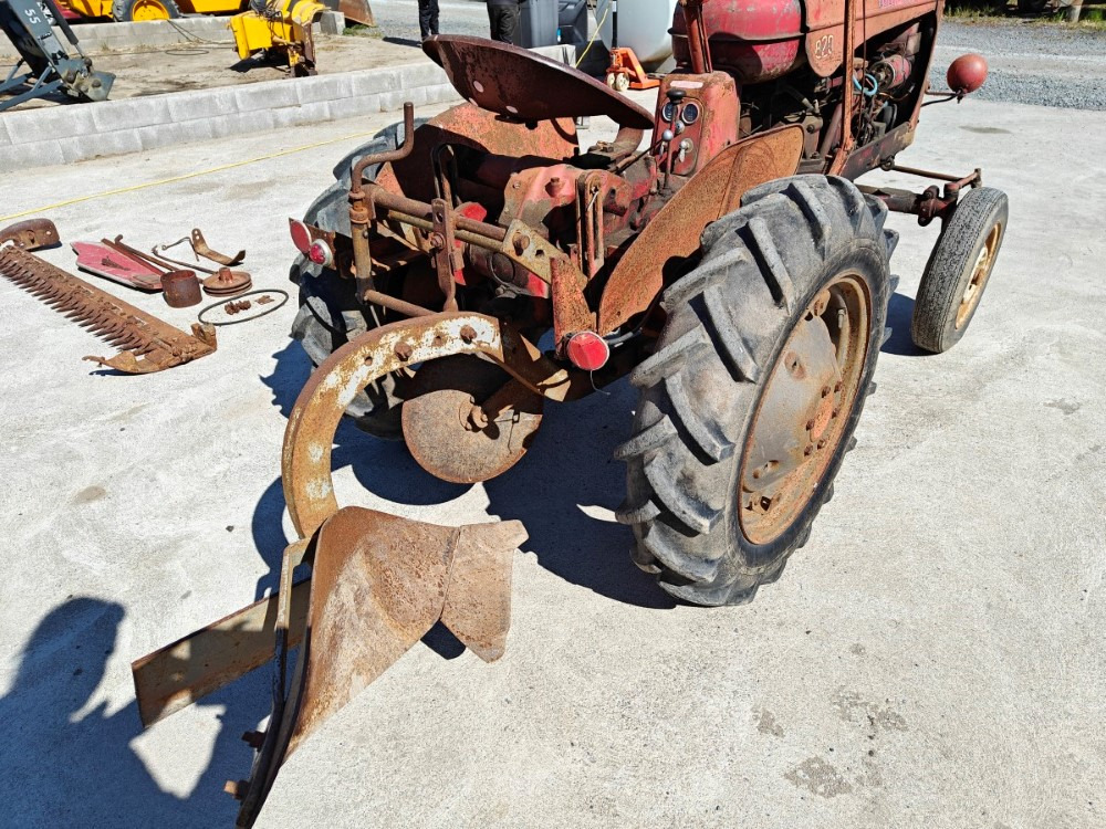 Massey Harris 820D harvinainen 2-sylinterinen diesel, katso video! - Tractor agricol: Foto 5 Massey Harris 820D harvinainen 2-sylinterinen diesel, katso video! - Tractor agricol: Foto 5