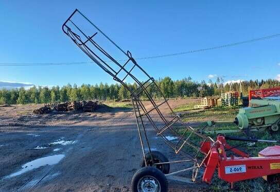 Paalirata - sivulle heittävä - Presă baloţi dreptunghiulari: Foto 1 Paalirata - sivulle heittävä - Presă baloţi dreptunghiulari: Foto 1