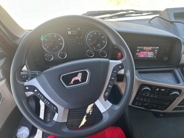 MAN TGX 26.470 6X2-4 BL tandem - Camion cu prelată: Foto 4 MAN TGX 26.470 6X2-4 BL tandem - Camion cu prelată: Foto 4