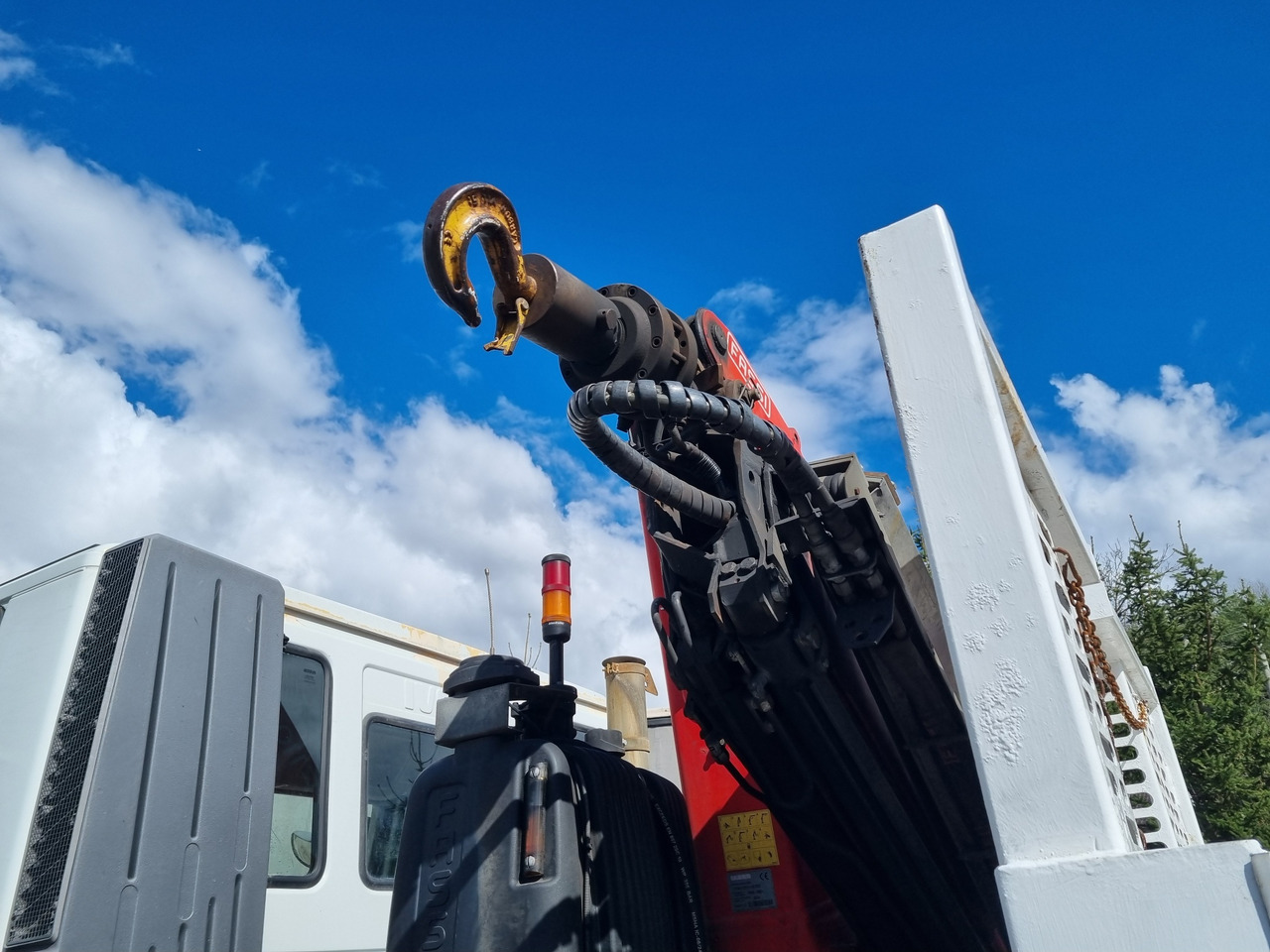 Camion platformă, Camion cu macara IVECO STRALIS 190S310 + FASSI 110 + radio control: Foto 16