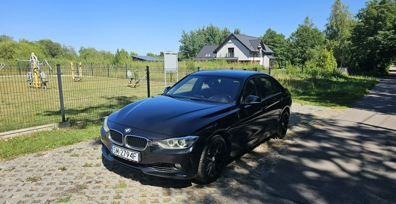 BMW SERIA 3 V (F30/F31/F34) BMW SERIA 3 BMW 330D xDrive ładny stan 4x4 sedan - Berlină/ Sedan: Foto 2 BMW SERIA 3 V (F30/F31/F34) BMW SERIA 3 BMW 330D xDrive ładny stan 4x4 sedan - Berlină/ Sedan: Foto 2