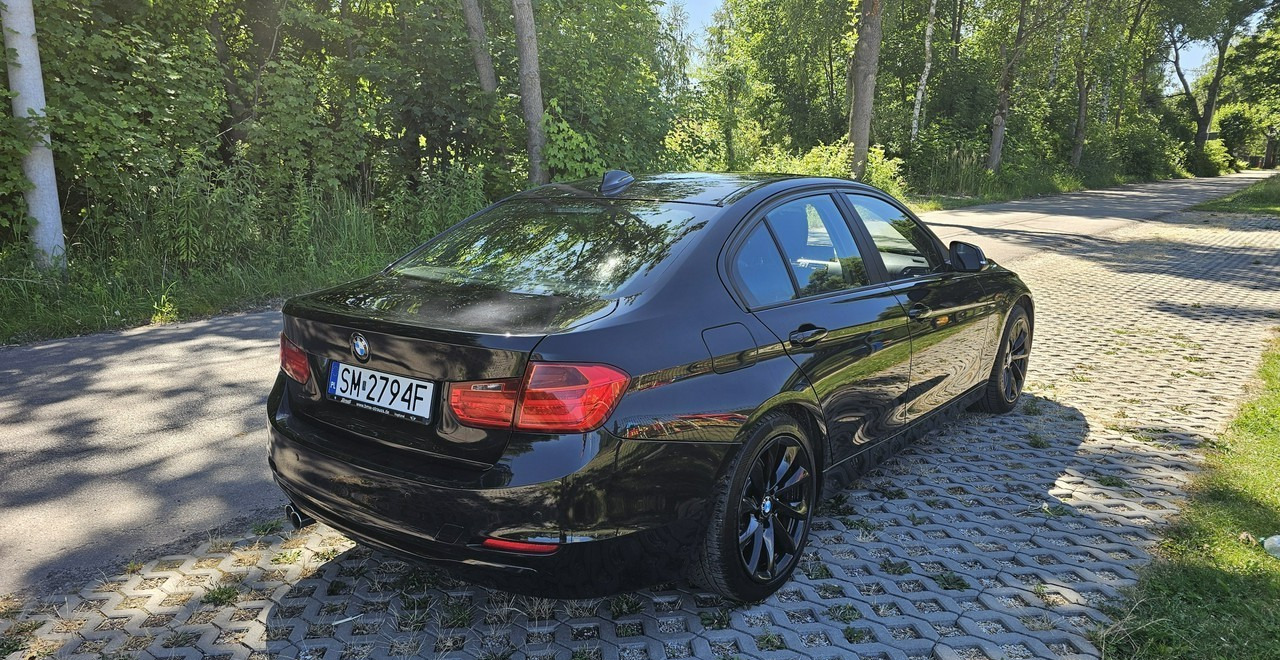 BMW SERIA 3 V (F30/F31/F34) BMW SERIA 3 BMW 330D xDrive ładny stan 4x4 sedan - Berlină/ Sedan: Foto 4 BMW SERIA 3 V (F30/F31/F34) BMW SERIA 3 BMW 330D xDrive ładny stan 4x4 sedan - Berlină/ Sedan: Foto 4