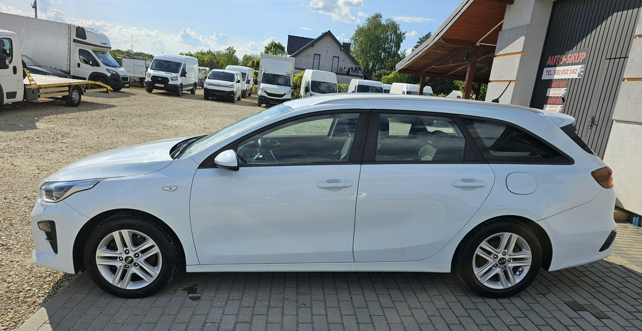 Kia Cee'd III gwarancja*serwis* zadbany - Automobil: Foto 4 Kia Cee'd III gwarancja*serwis* zadbany - Automobil: Foto 4
