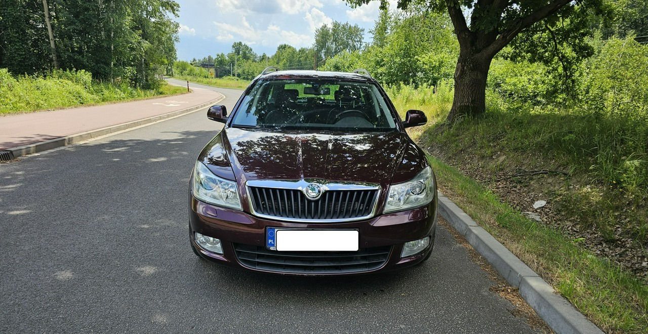 Skoda Octavia II bogate wyposażenie *niski przebieg*FV vat 23%* - Automobil: Foto 2 Skoda Octavia II bogate wyposażenie *niski przebieg*FV vat 23%* - Automobil: Foto 2