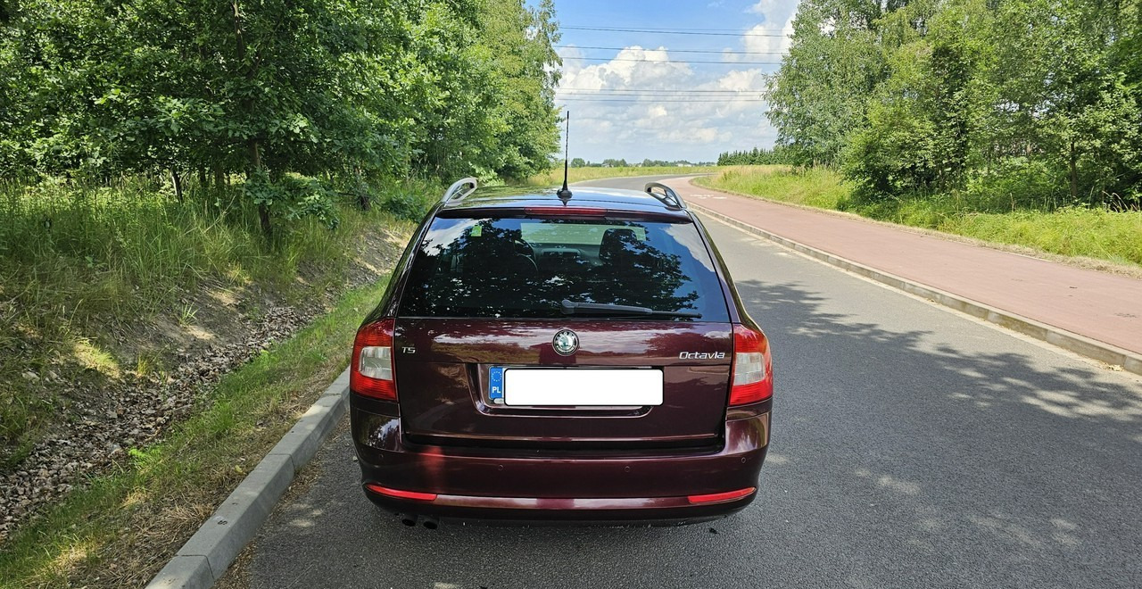 Skoda Octavia II bogate wyposażenie *niski przebieg*FV vat 23%* - Automobil: Foto 5 Skoda Octavia II bogate wyposażenie *niski przebieg*FV vat 23%* - Automobil: Foto 5