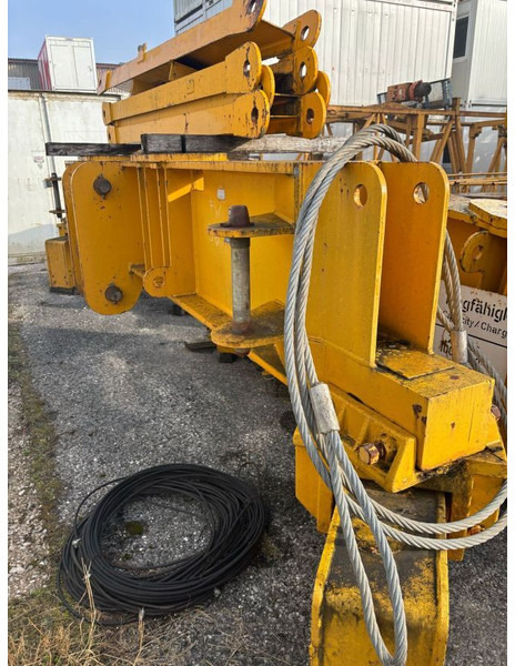 Liebherr CROSS 3.8m 90EC/120HC on boogies - Macara turn: Foto 2 Liebherr CROSS 3.8m 90EC/120HC on boogies - Macara turn: Foto 2