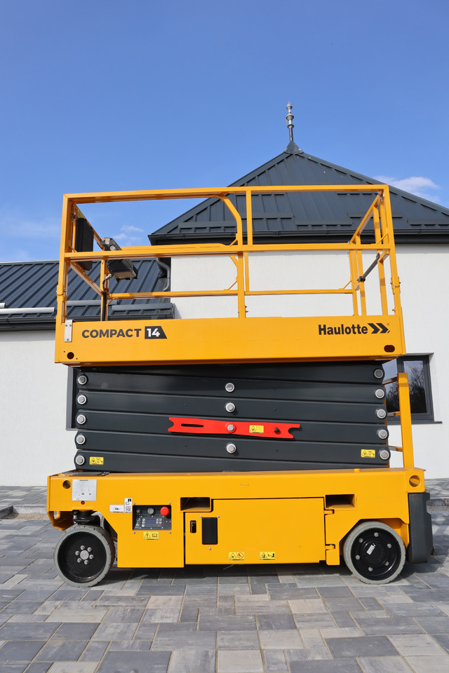 HAULOTTE Compact 14 - Platforma foarfeca: Foto 1 HAULOTTE Compact 14 - Platforma foarfeca: Foto 1