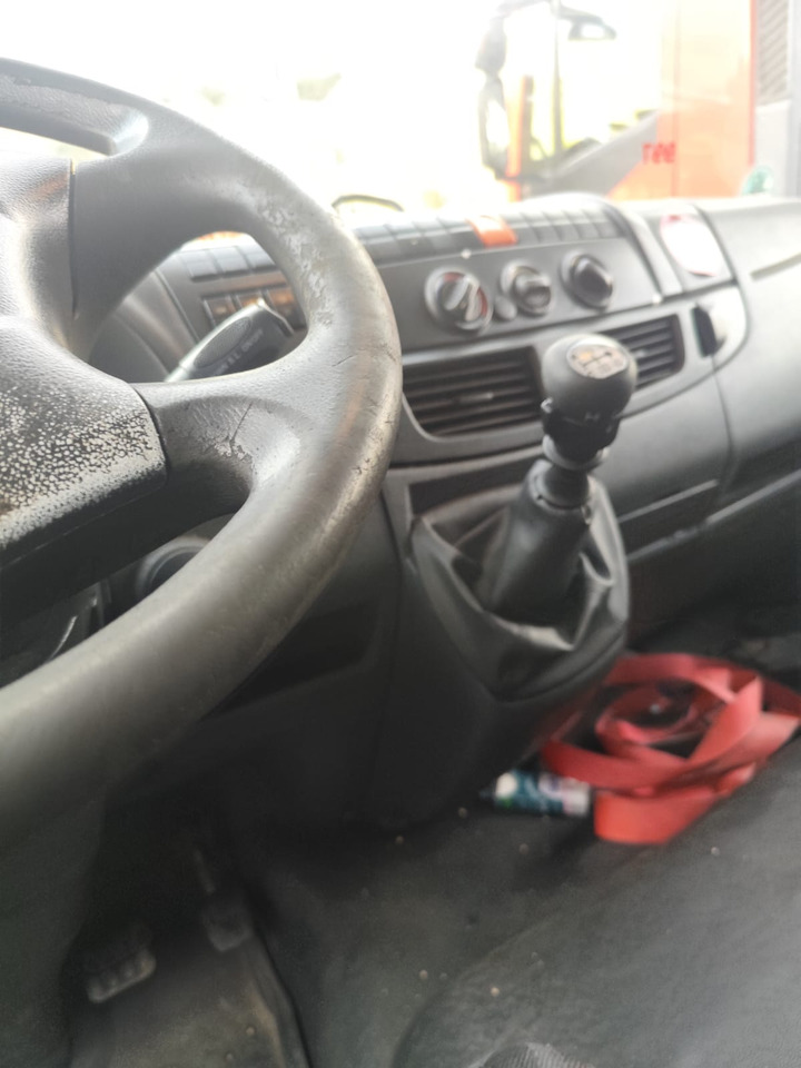 IVECO EUROCARGO 120E28P - Camion şasiu: Foto 3 IVECO EUROCARGO 120E28P - Camion şasiu: Foto 3