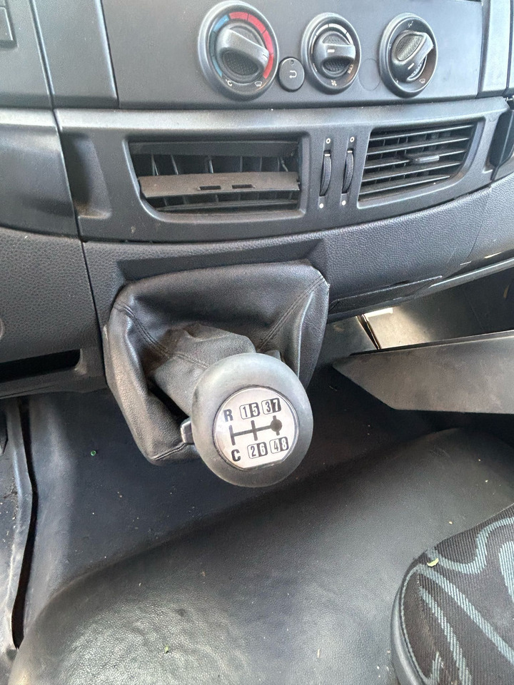 IVECO EUROCARGO 120E28P - Camion şasiu: Foto 4 IVECO EUROCARGO 120E28P - Camion şasiu: Foto 4