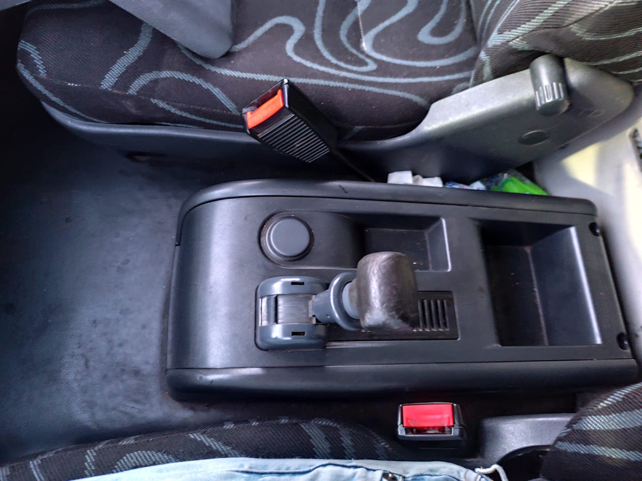 IVECO EUROCARGO 120E28P - Camion şasiu: Foto 4 IVECO EUROCARGO 120E28P - Camion şasiu: Foto 4