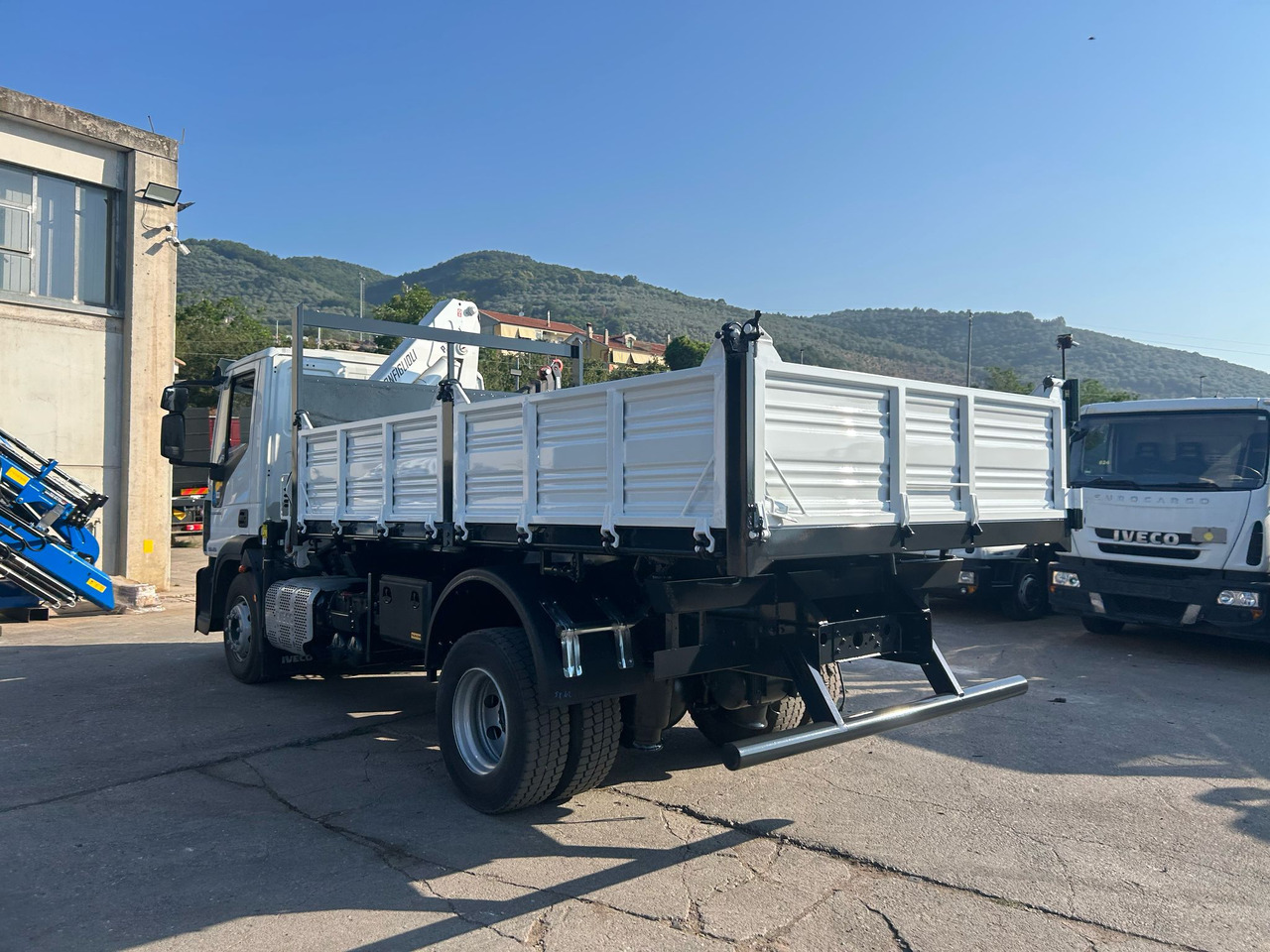 Camion cu macara IVECO EUROCARGO 140-250: Foto 50