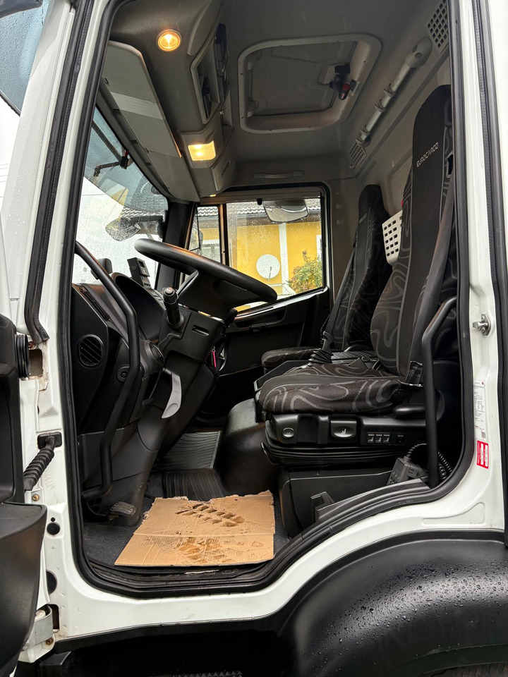 IVECO EUROCARGO 140-250 - Camion şasiu: Foto 2 IVECO EUROCARGO 140-250 - Camion şasiu: Foto 2