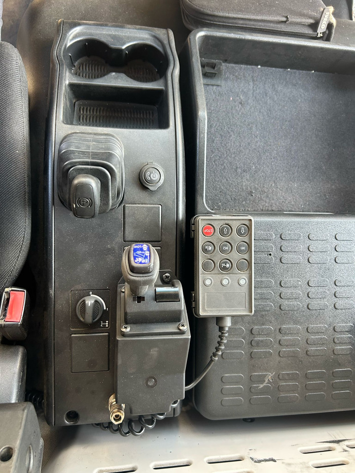 IVECO EUROCARGO 140-250 - Camion cu macara, Camion basculantă: Foto 5 IVECO EUROCARGO 140-250 - Camion cu macara, Camion basculantă: Foto 5